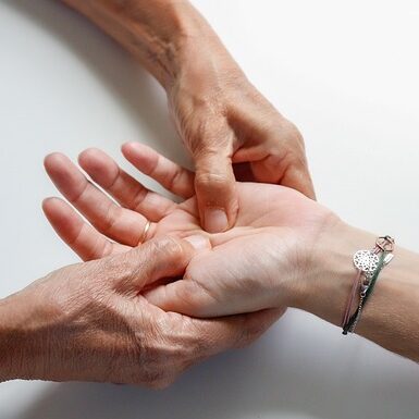 hand-massage-7440712_640 hand-massage-7440712_640