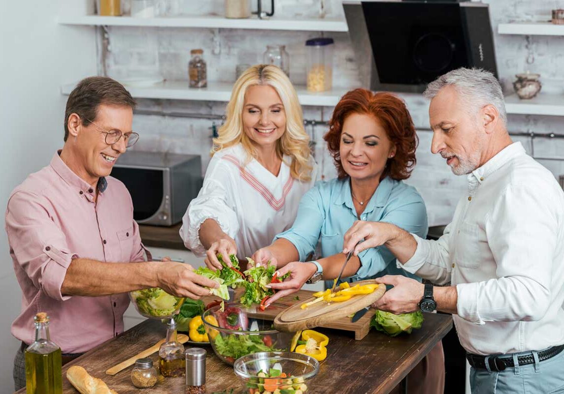 people-eating-healthy people-eating-healthy